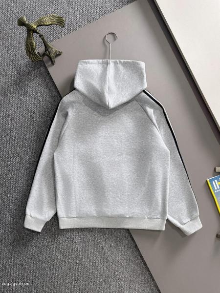 ブランド コピー ショップ上品な印象に格上げ著名人の着用balenciagaパーカー 5 