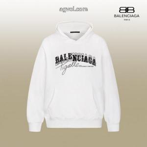 BALENCIAGAの新潮流クラシックパーカー