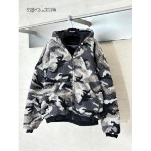 コピー ブランド 通販魅力的 お洒落な存在感  ポップbalenciagaコート
