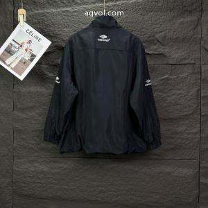 ブランド コピー ショップbalenciaga落ち着いた感覚 人気商品登場 存在感大ジャケット
