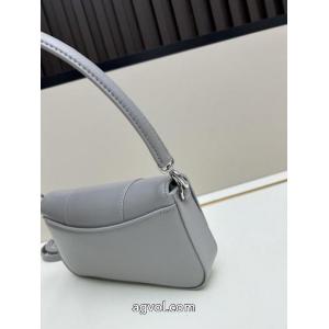     バッグロゴが素敵 柔らかな着心地 2026新品セールコピー ブランド 販売balenciaga.
