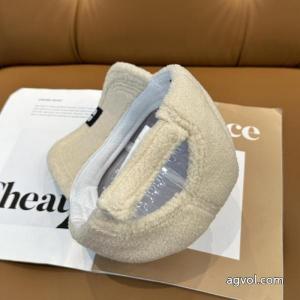 balenciagaブランド コピー 品    帽子セレブや芸能人からも愛用 2026?2026秋冬流行色紹介 一味違うケーブル編みが魅力満点.