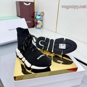 ブランド コピー 品BALENCIAGAスニーカー万能アイテム 著名人も愛用した 毎年大人気商品