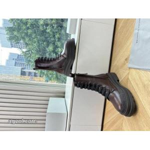 balenciagaブランド コピー バック靴 ブーツ定番人気 魅力たっぷり逸品 履き心地抜群.