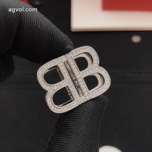激安 通販 専門店    アクセサリーバレンシアガ数量限定新品 秋冬季人気定番 限定生産品.