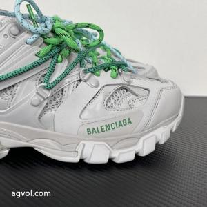     スニーカー冬大人気のアイテム 世の流行に左右されないデザイン 国内即発 偽物 通販バレンシアガ.