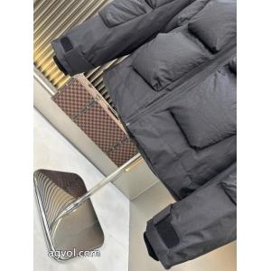     ダウンジャケット細身効果抜群！：只限用于女人的衣服 送料無料限定価格 世界で誰もが憧れるブランドブランド アクセサリー 激安バレンシアガ.