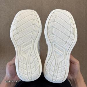     スニーカー 2026スーパー コピーbalenciaga激レア　一目惚れ 入手困難 冬の最旬スタイルを楽しい.