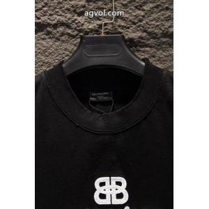 balenciaga通年使えるアイテム 甘過ぎず大人な印象に オススメ新作コピー 品 販売    半袖Tシャツ.