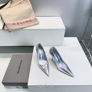 超人気美品セール中 キレイめおしゃれ シンプルなファッションの一枚靴 ブーツスーパー ブランド コピーbalenciaga.