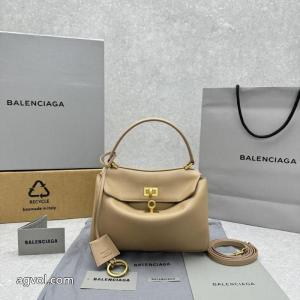 人気ブランドNo.1 オススメ新作商品 秋冬NEWアイテムバッグブランド 偽物 激安 通販balenciaga.