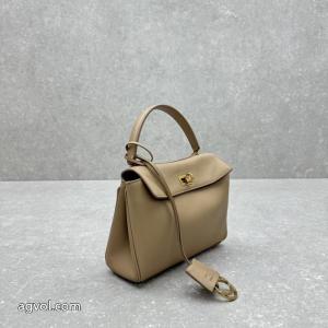 人気ブランドNo.1 オススメ新作商品 秋冬NEWアイテムバッグブランド 偽物 激安 通販balenciaga.