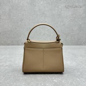 人気ブランドNo.1 オススメ新作商品 秋冬NEWアイテムバッグブランド 偽物 激安 通販balenciaga.