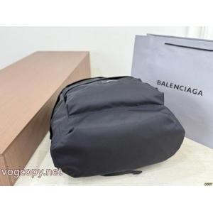 ブランド コピー 優良店バッグ絶対欲しい 芸能人人気 着心地にBALENCIAGA