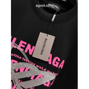 半袖Tブランド 偽物 激安 通販balenciaga新作限定 引き続き注目のスタイル トップスからチラ見える安心.