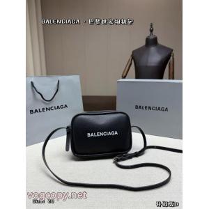 人気限定品 2026の流行りトップス アップデザインコピー 商品 ブランドBALENCIAGAバッグ