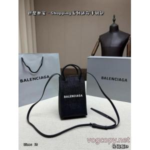 BALENCIAGAバッグスーパー コピー ブランドカラバリ豊富 大注目 新色登場