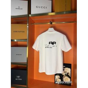 2026スーパーコピーbalenciaga目を惹く新作 使い勝手の良いトレンド 格安新品半袖Tシャツ