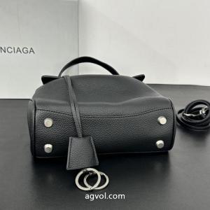 トレンド感満載 プレゼントに 海外販売開始balenciaga偽 ブランドバッグ..