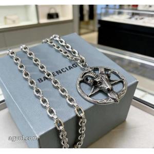 ネックレスブランド スーパー コピーbalenciaga今話題の最新作 セレブも多数愛用 売れた商品
