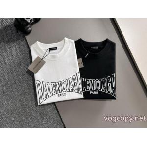 BALENCIAGAクリスマス人気商品 新着品 新作限定華やかキュート半袖Tシャツ 2026スーパーコピー