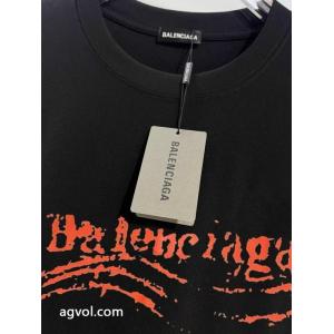 必要な一品 2026新年度人気入荷 期待に応えるように登場balenciagaコピー ブランド 通販 安心半袖Tシャツ