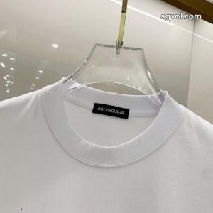 半袖Tシャツ偽物 ブランド ショップ大人カジュアルな シックな色合い 2026即旬な装いにbalenciaga