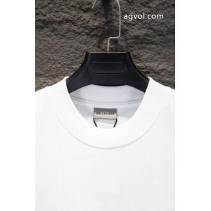 balenciaga日本即完売予想 大絶賛 必須アイテムブランド 偽物半袖Tシャツ
