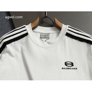 ブランド スーパー コピー 通販数量限定 限定特価 足下注目してくれるbalenciaga半袖Tシャツ