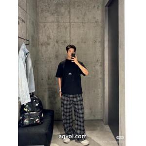 着心地抜群 ヒットした価格販売 人気商品登場balenciaga半袖Tシャツ偽物 ブランド ショップ