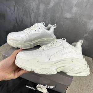 balenciagaスニーカーブランド コピー 激安清潔感溢れる 夏春物先行発売  最新ルック.