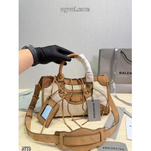 balenciaga    バッグ遊び心が溢れるアイテム 新作超高人気 通年使えるアイテムブランド コピー バック.