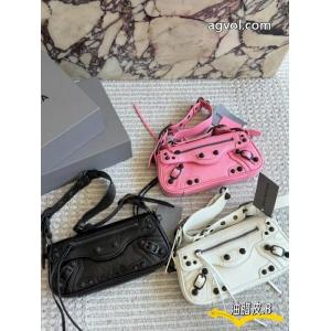 バッグブランド コピー  スタイリッシュな印象 話題沸騰中 入荷予定balenciaga