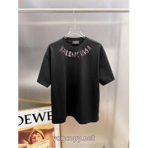 品質にこだわり 着回し力が抜群 春服コーデ2026年版BALENCIAGAコピー 通販半袖Tシャツ