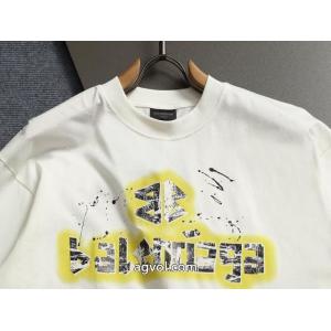 リラックススタイルが実現 着回し力が抜群 目を惹くアイテムTシャツバレンシアガコピー 商品 通販.