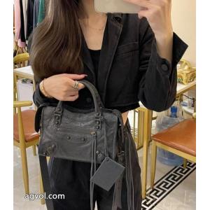 累計販売数5万枚突破 定番カラー ラグジュアリーな雰囲気バッグブランド 激安 balenciaga.