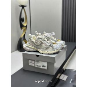 ブランド 通販 激安スニーカーbalenciaga手元に在庫あり 大人の余裕が漂う 大特価.