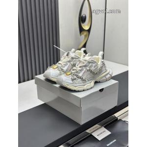 ブランド 通販 激安スニーカーbalenciaga手元に在庫あり 大人の余裕が漂う 大特価.