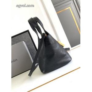 balenciagaブランド 偽物シーンで活躍する 大人の色味  26ss/大人気2026コレクションバッグ.