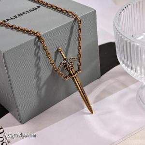 話題沸騰中  完売品！ 人気急上昇中ネックレス激安 ブランド 通販balenciaga