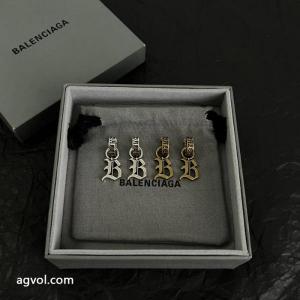 ブランド コピー 安心balenciaga大人の定番 こなれ感を引き立たせ 特別感のあるアクセサリー.