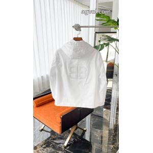 コピー ブランドジャケットbalenciaga爽快感が絶妙にマッチ 見つけてほしい一品 最旬アイテム