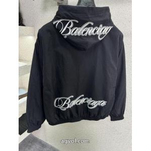 balenciagaコート大絶賛の履き心地! 激レア 販路限定モデルブランド コピー 優良店..
