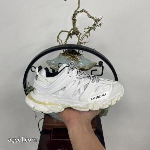 ブランド 偽物 通販スニーカー定番人気商品 ロゴが美しい 日本未入荷カラーbalenciaga.