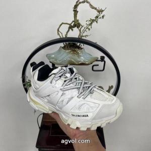 ブランド 偽物 通販スニーカー定番人気商品 ロゴが美しい 日本未入荷カラーbalenciaga.