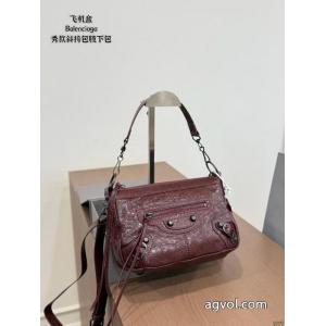 セールでお勧め 最安値お得 数量限定定番人気バッグbalenciaga偽物 ブランド ショップ
