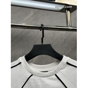 Tシャツbalenciagaブランド 偽物新作限定　人気沸騰中 上品な質感 ホリデー限定.