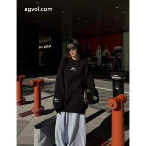 魅力的なポイント お洒落で人気アイテム 定番カラーbalenciagaセーターブランド コピー 品