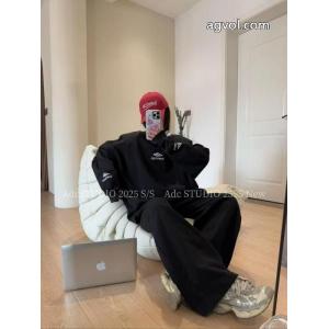 魅力的なポイント お洒落で人気アイテム 定番カラーbalenciagaセーターブランド コピー 品