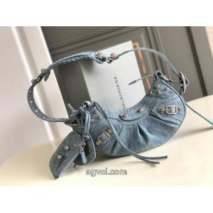 バレンシアガファッションモード系  個性的なデザ 冬が待ちきれないブランド新作ブランド 通販店バッグ.